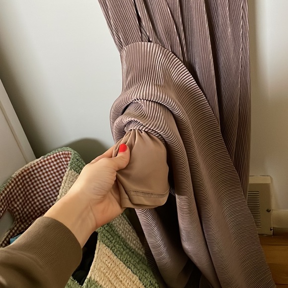 Baltic Born Maxi Dress (Bump Friendly) - Picture 4 of 6